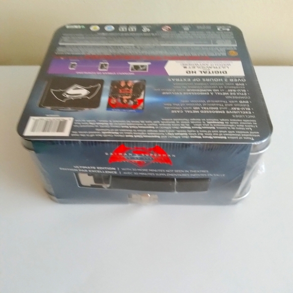 Batman VS Superman DVD, Blu-ray, Digital HD Special Edition Metal Lunch Box! - Picture 5 of 8